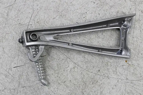 06-07 YAMAHA YZF R6 REAR BACK PASSENGER PEG SET PAIR