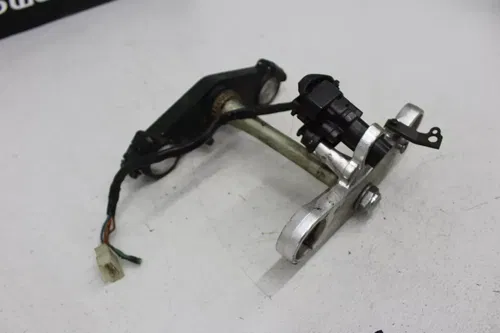 1998 KAWASAKI NINJA ZX6 ZX600E FRONT UPPER LOWER FORKS CLAMP TRIPLE TREE STEM