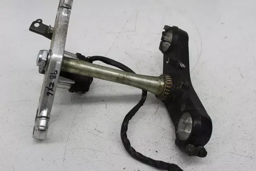 1998 KAWASAKI NINJA ZX6 ZX600E FRONT UPPER LOWER FORKS CLAMP TRIPLE TREE STEM