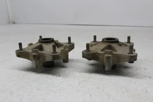 20 POLARIS SPORTSMAN 570 EPS REAR BACK WHEEL RIGHT AND LEFT HUB