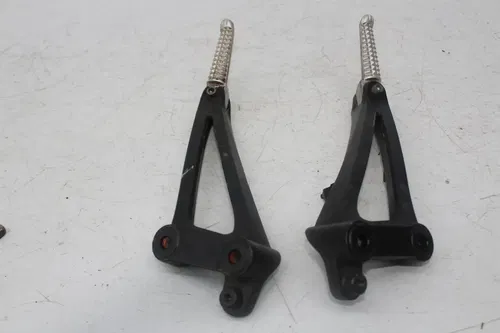 09-14 YAMAHA YZF R1 REAR BACK PASSENGER PEG SET PAIR
