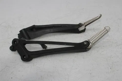 09-14 YAMAHA YZF R1 REAR BACK PASSENGER PEG SET PAIR