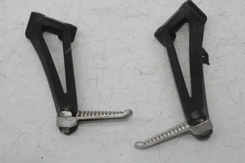 09-14 YAMAHA YZF R1 REAR BACK PASSENGER PEG SET PAIR