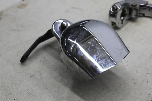 07-11 HARLEY-DAVIDSON STREET GLIDE FLHX PARTS HARDWARE TRIM AXLE LEVER MOUNTS