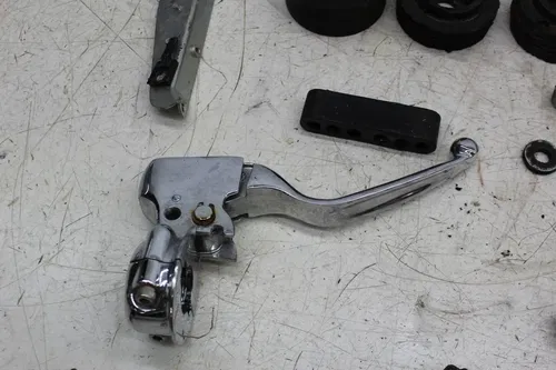 07-11 HARLEY-DAVIDSON STREET GLIDE FLHX PARTS HARDWARE TRIM AXLE LEVER MOUNTS