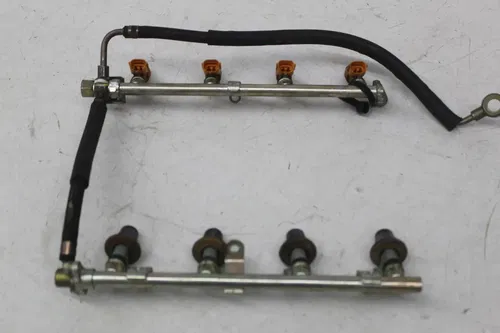 05-06 Honda Cbr600rr main gas Fuel airbox Injector injectors rail set