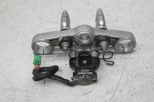 01-05 SUZUKI BANDIT 1200 FORKS UPPER TRIPLE TREE CLAMP IGNITION RISERS