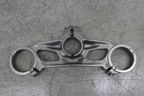 21 DUCATI PANIGALE V2 FORKS UPPER TRIPLE TREE CLAMP