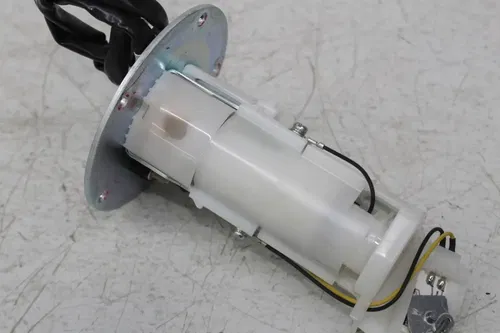 24 KAWASAKI NINJA ZX4RR FUEL PUMP GAS PETROL SENDER UNIT