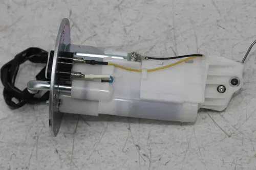 24 KAWASAKI NINJA ZX4RR FUEL PUMP GAS PETROL SENDER UNIT