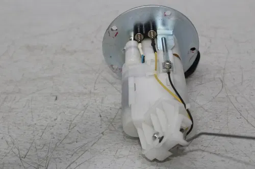 24 KAWASAKI NINJA ZX4RR FUEL PUMP GAS PETROL SENDER UNIT