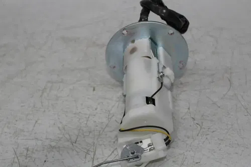 24 KAWASAKI NINJA ZX4RR FUEL PUMP GAS PETROL SENDER UNIT