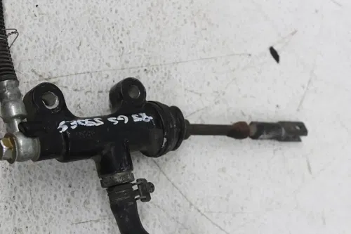 83 SUZUKI GS550ES REAR BRAKE CALIPER MASTER REARSET