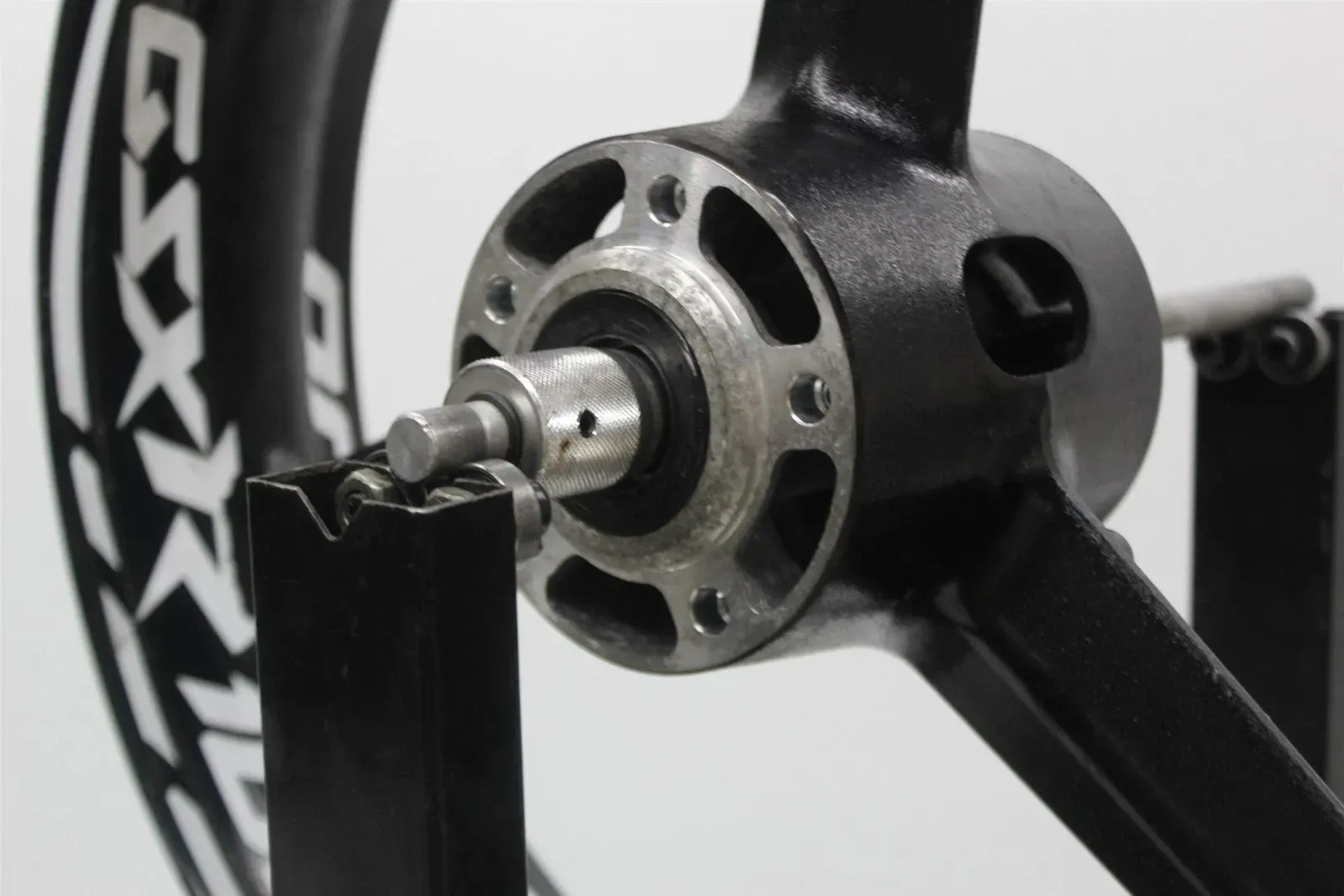 03-04 SUZUKI GSXR1000 FRONT WHEEL RIM (SEE DESCP)