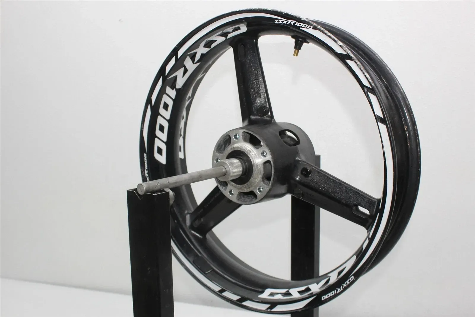 03-04 SUZUKI GSXR1000 FRONT WHEEL RIM (SEE DESCP)