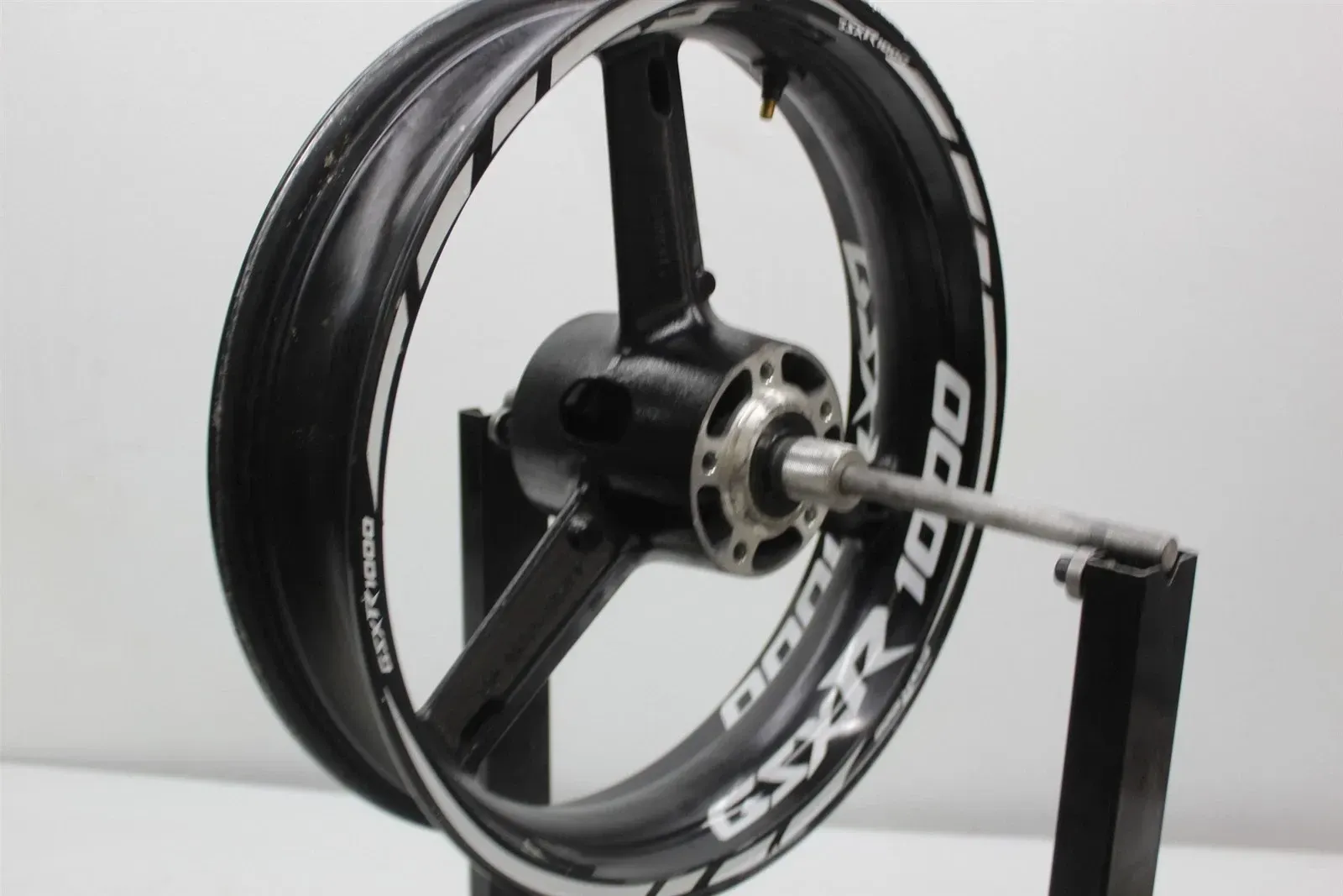 03-04 SUZUKI GSXR1000 FRONT WHEEL RIM (SEE DESCP)