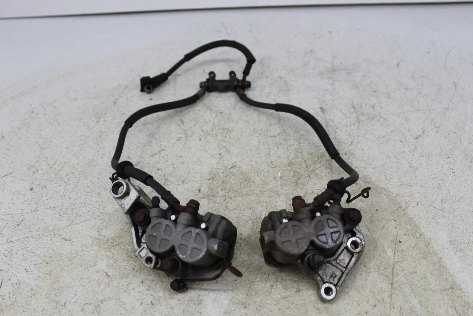 1984 HONDA INTERCEPTOR 500 VF500FL RIGHT LEFT FRONT BRAKE CALIPER SET
