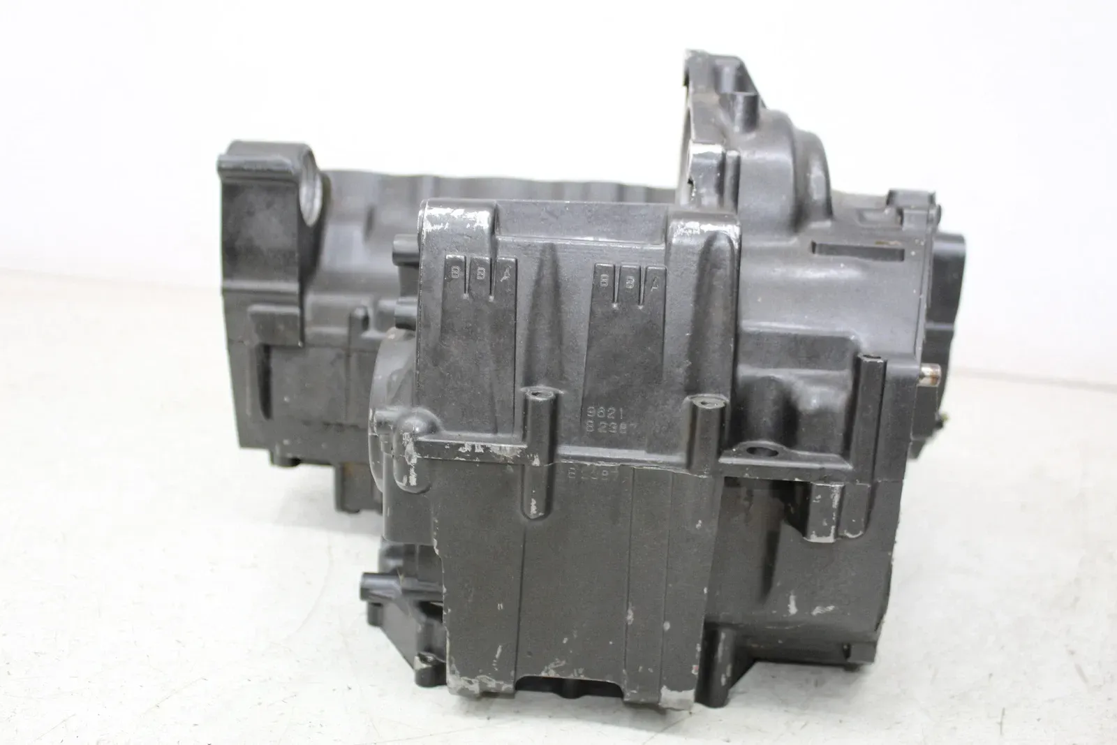 00 SUZUKI BANDIT 1200 ENGINE MOTOR CRANKCASE CRANK CASES BLOCK (SEE DESCP)