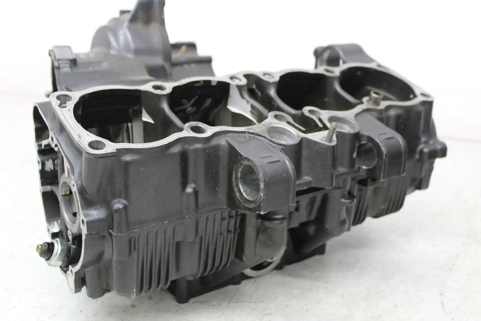 00 SUZUKI BANDIT 1200 ENGINE MOTOR CRANKCASE CRANK CASES BLOCK (SEE DESCP)