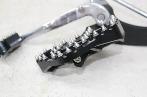99 HARLEY-DAVIDSON DYNA WIDE GLIDE FXDWG FRONT LEFT DRIVER FOOT PEG SHIFT PEDAL