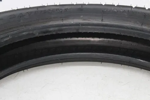 Harley davidson Dunlop d427f 130/90 b16 m/c 67h front tire (tread:3/32nds)