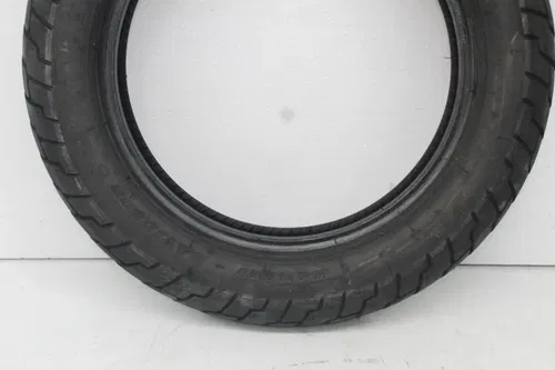 Harley davidson Dunlop d427f 130/90 b16 m/c 67h front tire (tread:3/32nds)