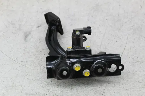 19-24 HONDA TALON 1000R S2R ACCELERATION GAS BRAKE PEDAL PEDALS PAIR (SEE DESCP)