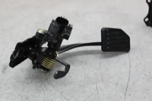 19-24 HONDA TALON 1000R S2R ACCELERATION GAS BRAKE PEDAL PEDALS PAIR (SEE DESCP)