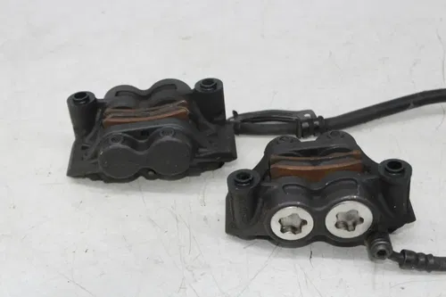 17-20 YAMAHA YZF R6 RIGHT LEFT FRONT BRAKE CALIPER SET PAIR CALIPERS