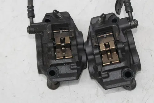 17-20 YAMAHA YZF R6 RIGHT LEFT FRONT BRAKE CALIPER SET PAIR CALIPERS