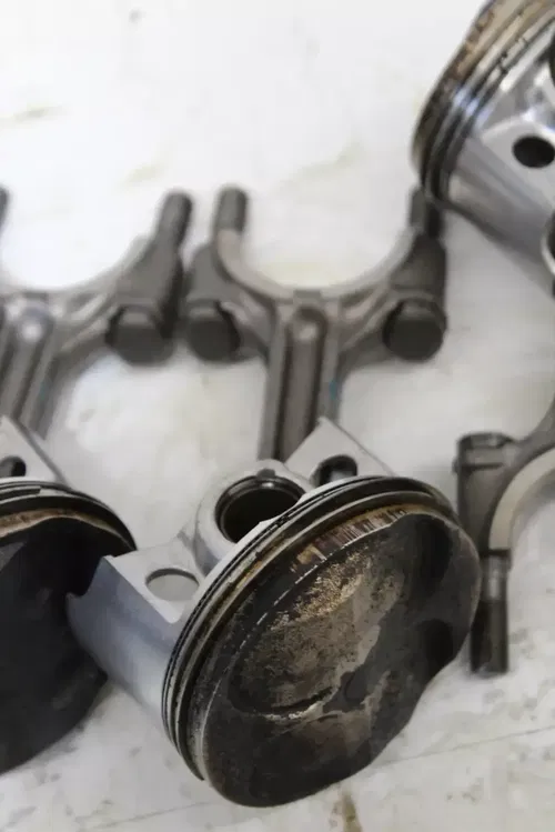 88-89 SUZUKI GSXR750 ENGINE PISTON PISTON RODS NO CAPS