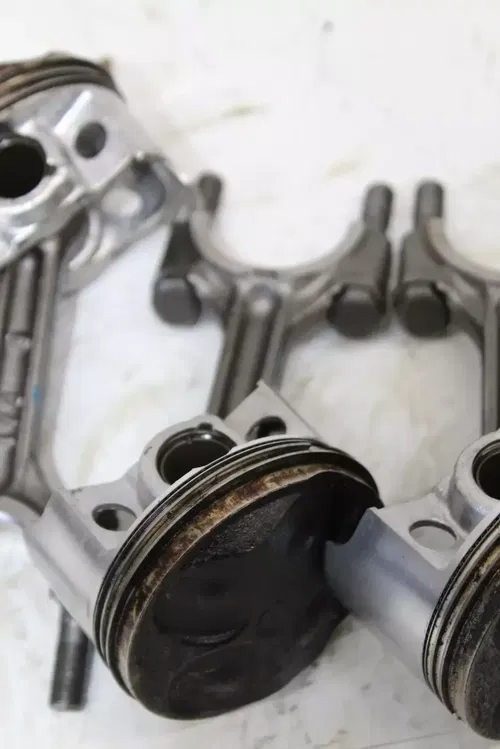 88-89 SUZUKI GSXR750 ENGINE PISTON PISTON RODS NO CAPS