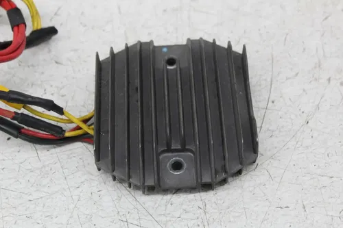 99-04 TRIUMPH SPEED TRIPLE 955I RECTIFIER VOLTAGE REGULATOR