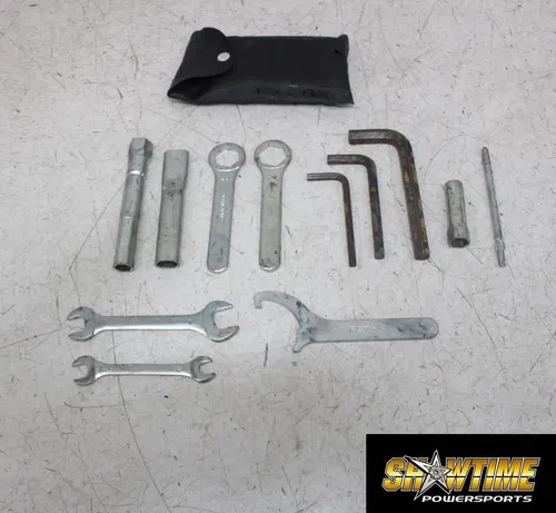 06 SUZUKI BOULEVARD C50 STOCK TOOLS OEM TOOL BAG KIT SET