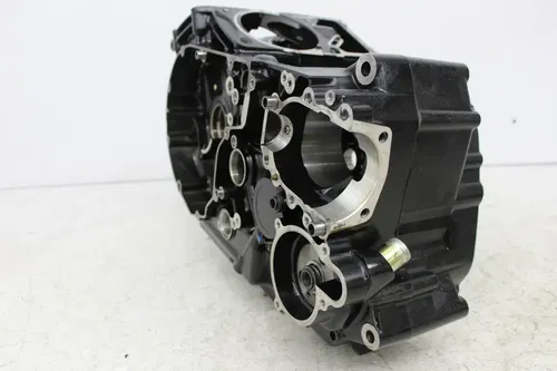 08 SUZUKI BOULEVARD S50 INTRUDER VS800 ENGINE MOTOR CRANKCASE CRANK CASES BLOCK