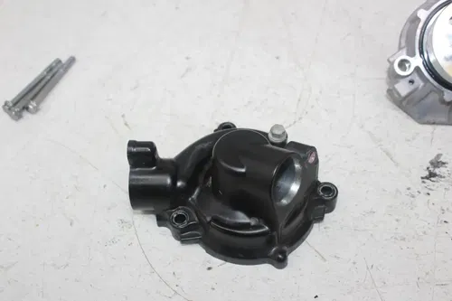 17-24 KAWASAKI Z900F ZR900 ABS ENGINE WATER COOLANT PUMP