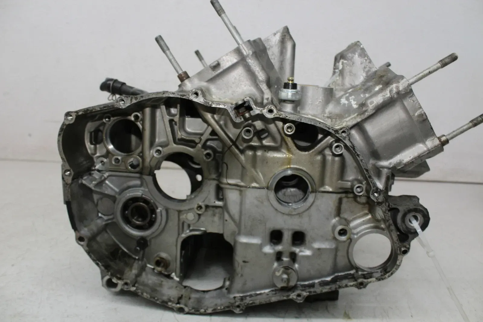 87 HONDA MAGNA SUPER 700 VF700C ENGINE MOTOR CRANKCASE CRANK CASES BLOCK