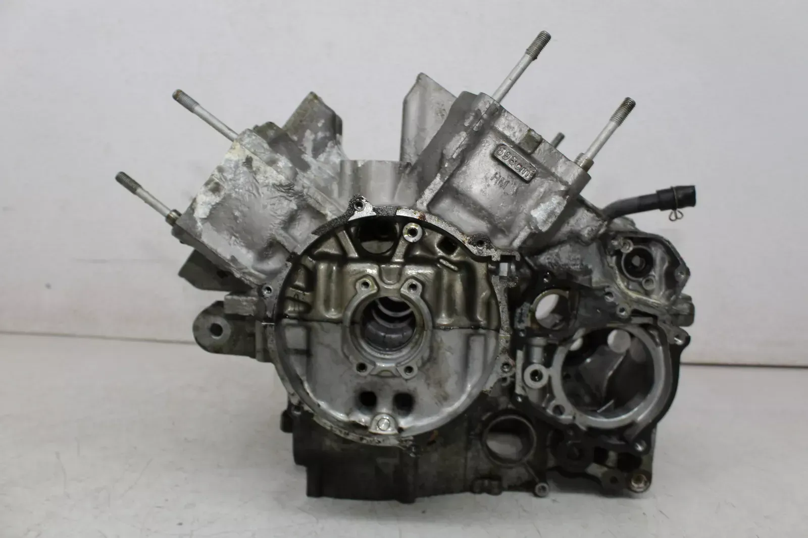 87 HONDA MAGNA SUPER 700 VF700C ENGINE MOTOR CRANKCASE CRANK CASES BLOCK