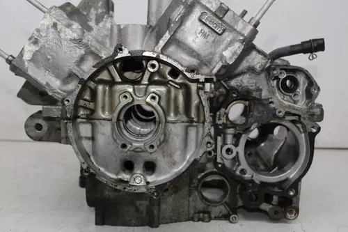 87 HONDA MAGNA SUPER 700 VF700C ENGINE MOTOR CRANKCASE CRANK CASES BLOCK