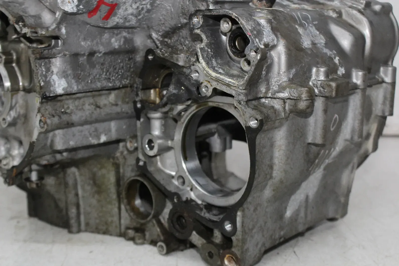 87 HONDA MAGNA SUPER 700 VF700C ENGINE MOTOR CRANKCASE CRANK CASES BLOCK