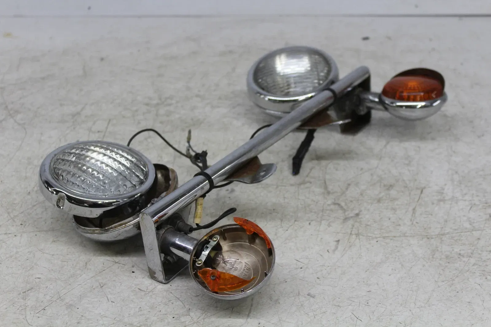 97 YAMAHA VIRAGO 1100 XV1100  FRONT LIGHT BAR FOG LAMP LIGHTBAR TURN SIGNAL