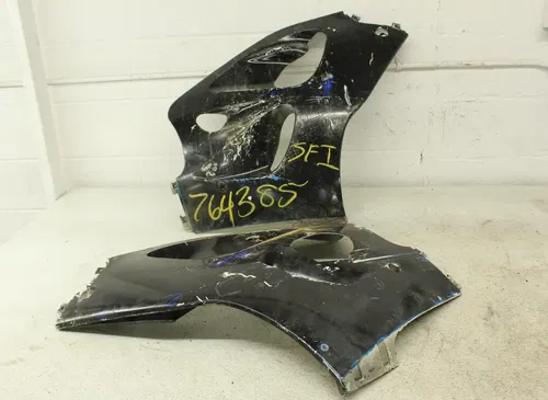 2000 SUZUKI GSXR600 LEFT LOWER BOTTOM BELLY SIDE FAIRING COWL