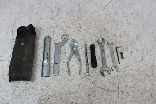 2004 YAMAHA V STAR 650 XVS650A CLASSIC STOCK TOOLS OEM TOOL BAG KIT SET