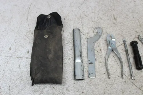 2004 YAMAHA V STAR 650 XVS650A CLASSIC STOCK TOOLS OEM TOOL BAG KIT SET