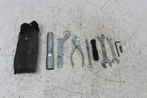 2004 YAMAHA V STAR 650 XVS650A CLASSIC STOCK TOOLS OEM TOOL BAG KIT SET
