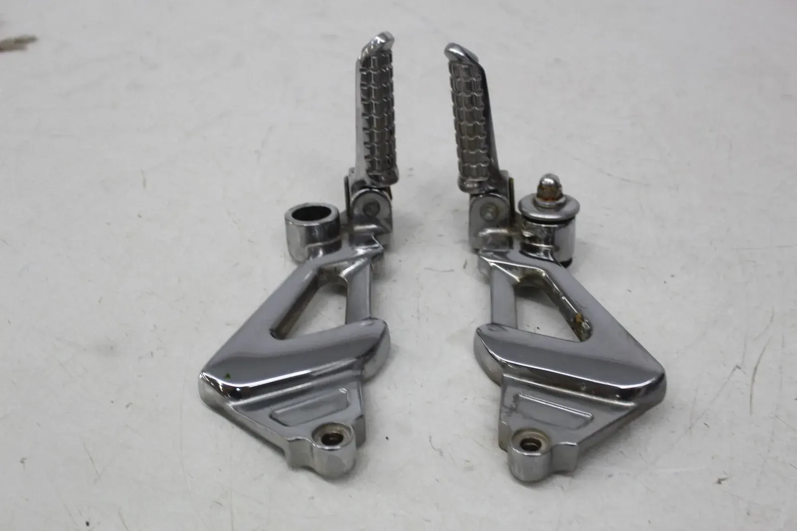 93-01 Kawasaki Ninja Zx11 chrome Right Left Rear passenger pegs mounts (read)
