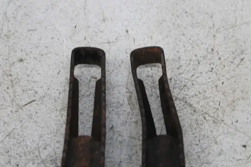 1984 HONDA ATC200M LEFT RIGHT FOOT RESTS PEGS STEPS