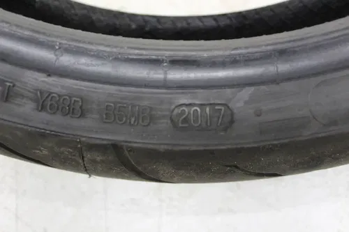 CONTINENTAL CONTIMOTION Z 120/70 ZR17 M/C (58W) FRONT TIRE (TREAD: 32NDS -5)