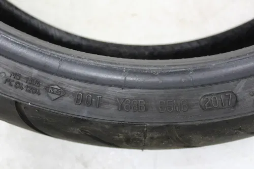 CONTINENTAL CONTIMOTION Z 120/70 ZR17 M/C (58W) FRONT TIRE (TREAD: 32NDS -5)