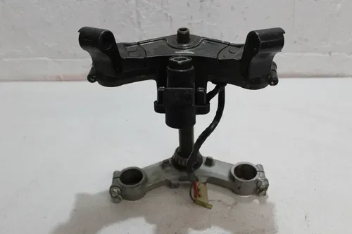 1991 KAWASAKI NINJA ZX6 ZX600D FRONT UPPER LOWER FORKS CLAMP TRIPLE TREE STEM